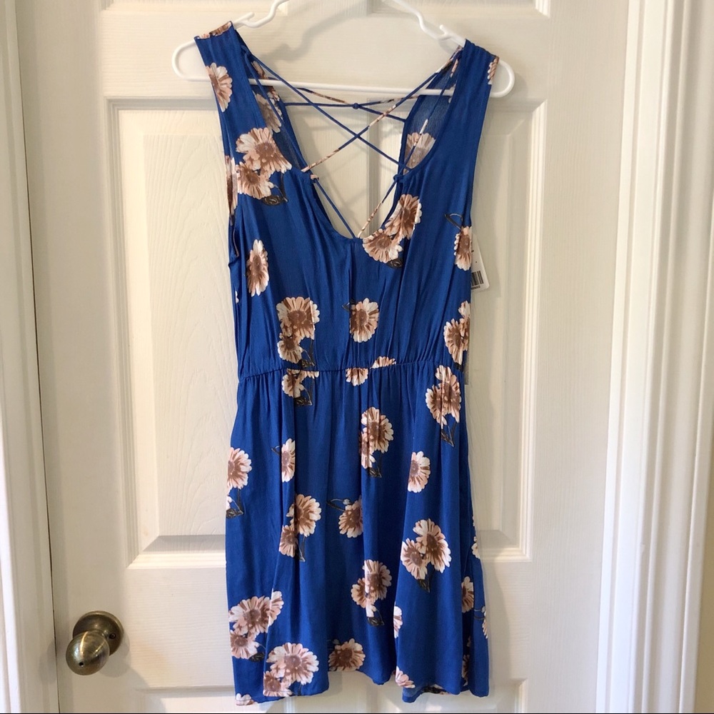 Forever 21 floral summer dress w/ pockets!